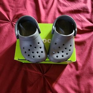 Boy's Crocs Sz 5